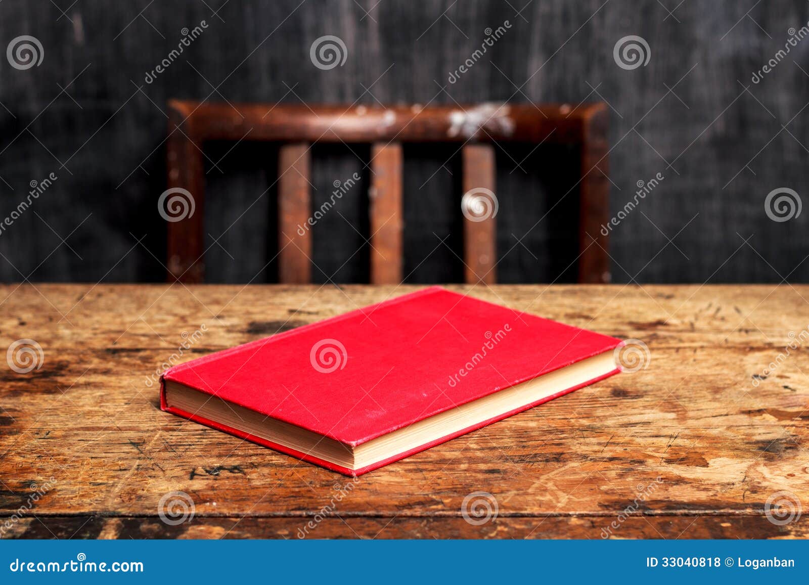 Вес книги лежащей на столе
