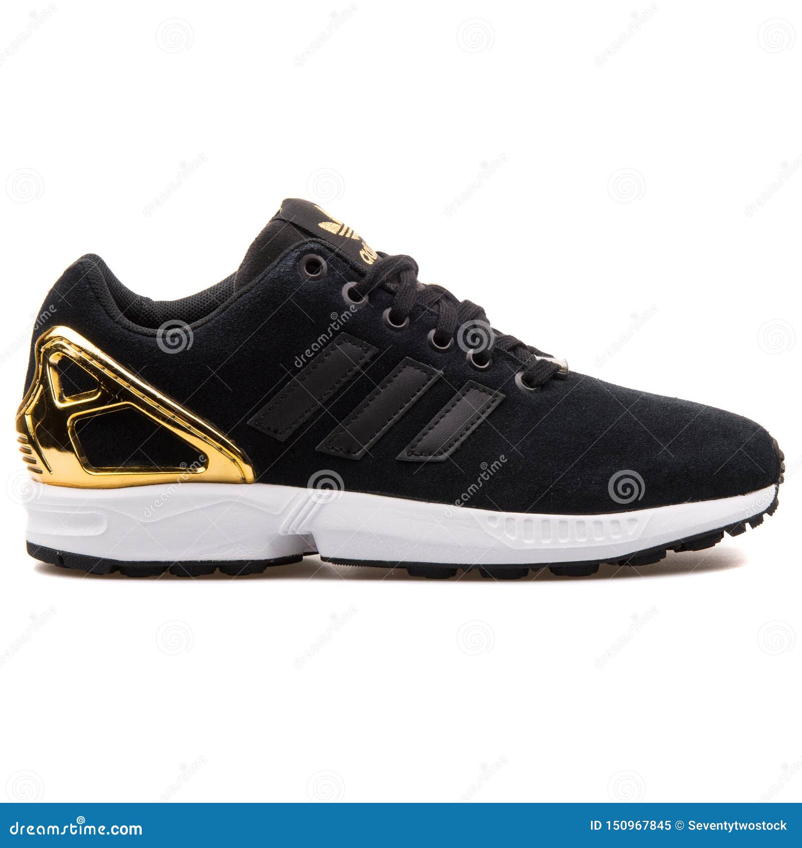 Μαύρο και χρυσό πάνινο παπούτσι ροής της Adidas ZX Εκδοτική εικόνα - εικόνα  από lifestyle: 150967845