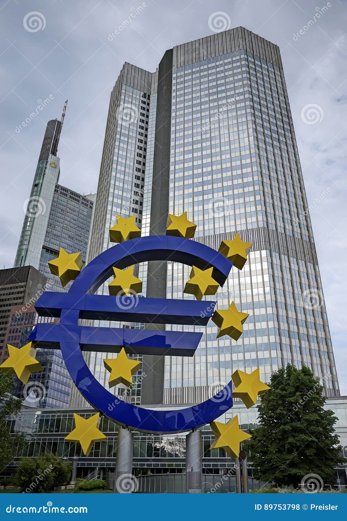 Φρανκφούρτη, Ευρωπαϊκή Κεντρική Τράπεζα, ευρο- ορόσημο σημαδιών Εκδοτική Στοκ Εικόνες - εικόνα από : 89753798
