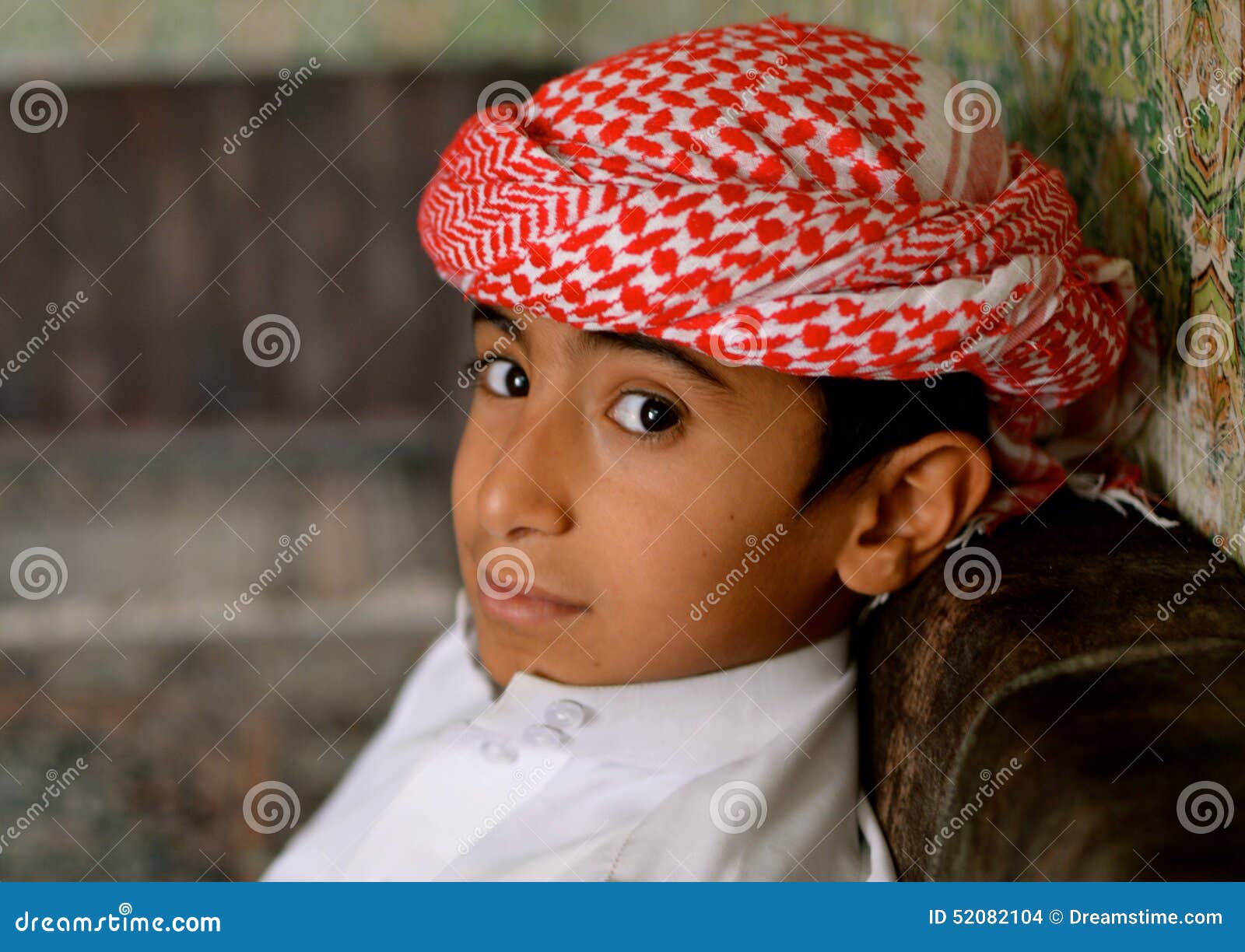 Арабский мальчик. Араб мальчик 13 лет. Арабский мальчик пятнадцатилетний 13-го века. Араб мальчик юбочки. Арабский мальчик Шота.