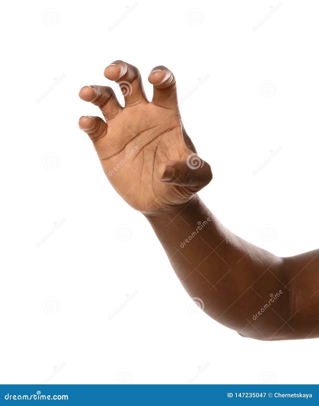 Дядя тянет руку в руке шоколадка. Рука негра. Ладонь афроамериканца. Ладони чернокожего человека. Негритянские руки.