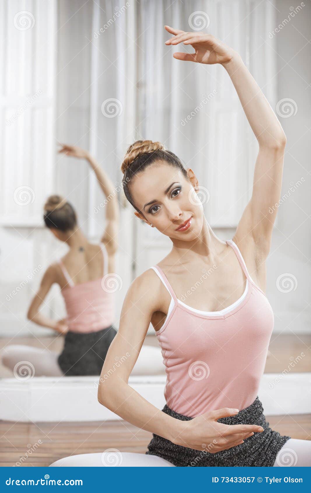 Тренировка одной балерины