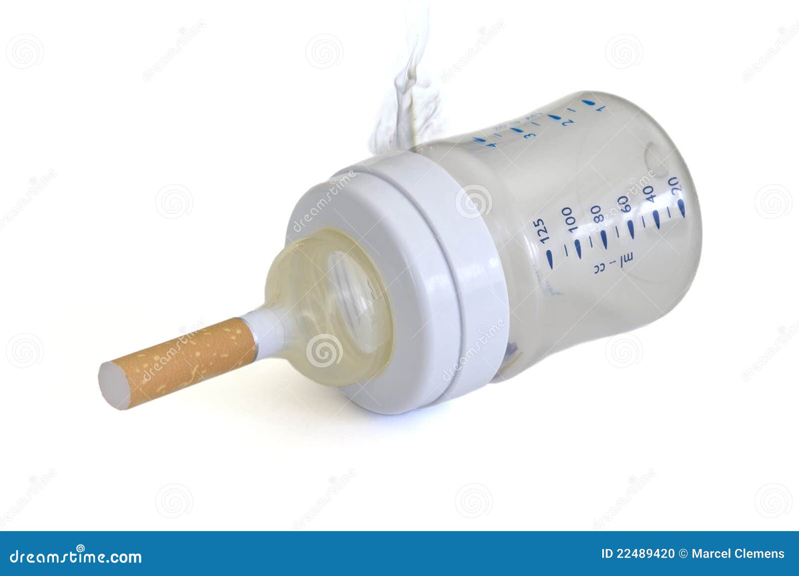 Курящие кормящие мамы. Детская бутылочка курить. Электронная сигарета бутылочка молока. Детская сигарета с молоком. Сигарета при кормлению грудью.