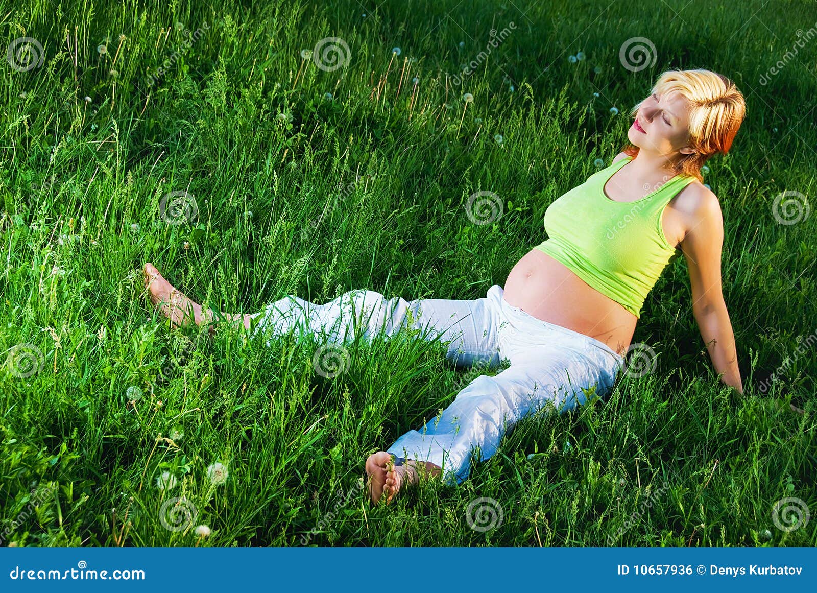 https://thumbs.dreamstime.com/z/%D0%B1%D0%B5%D1%80%D0%B5%D0%BC%D0%B5%D0%BD%D0%BD%D0%B0%D1%8F-%D0%B6%D0%B5%D0%BD%D1%89%D0%B8%D0%BD%D0%B0-10657936.jpg