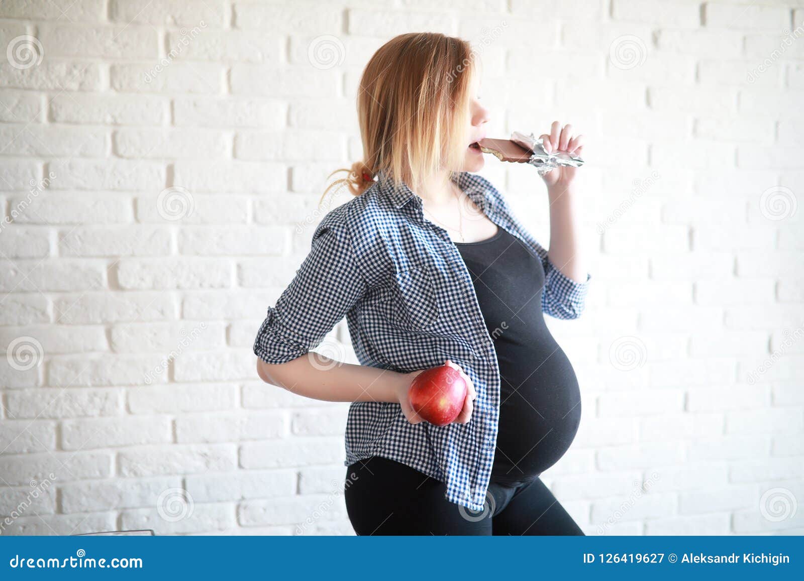 Забеременела от учителя. Беременные учителя. Беременные учительницы. Фото беременных учителей.