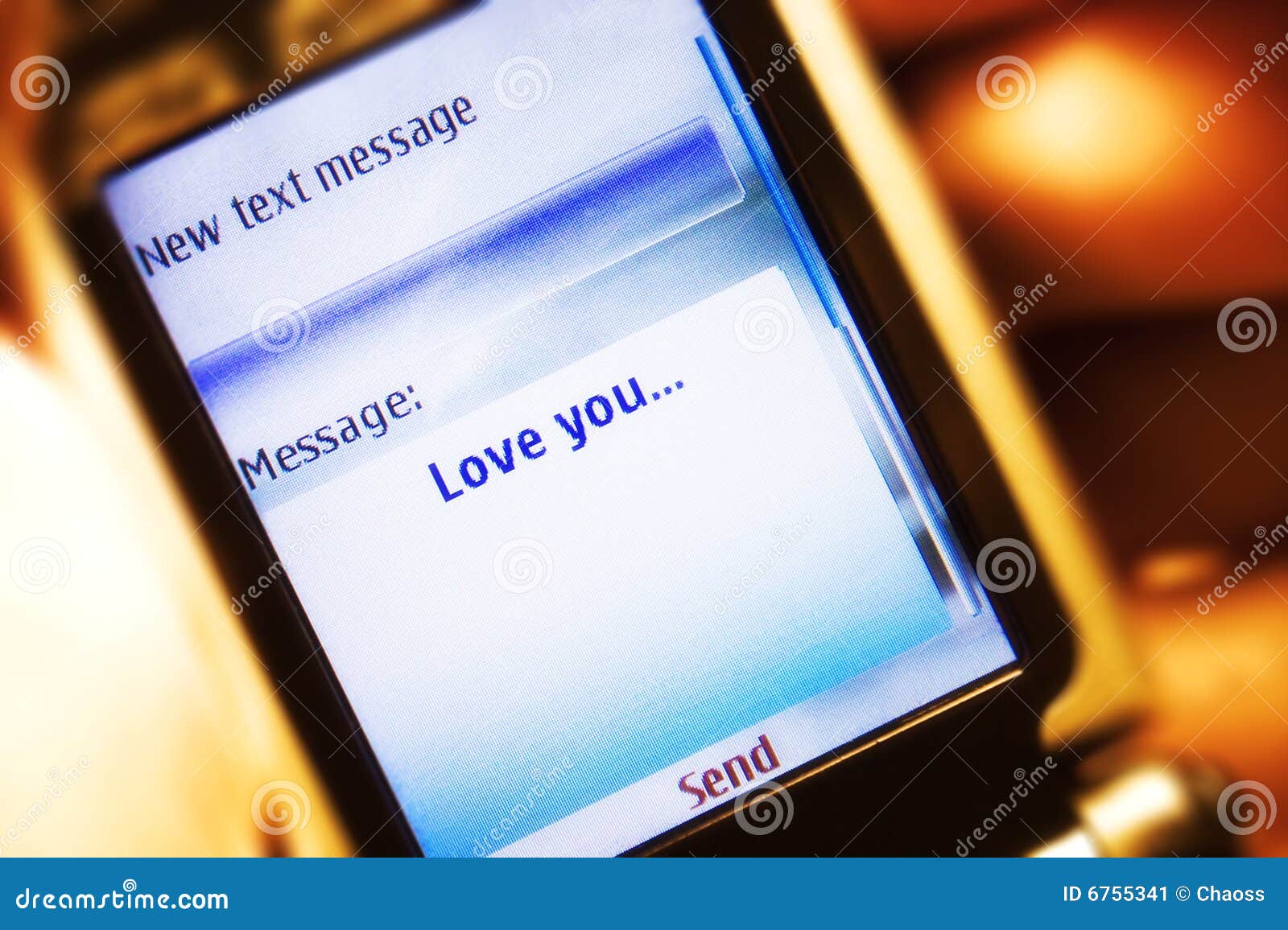 близкие Sms мобильного телефона сообщения вверх Стоковое Изображение -  изображение насчитывающей жидкость, символ: 6755341