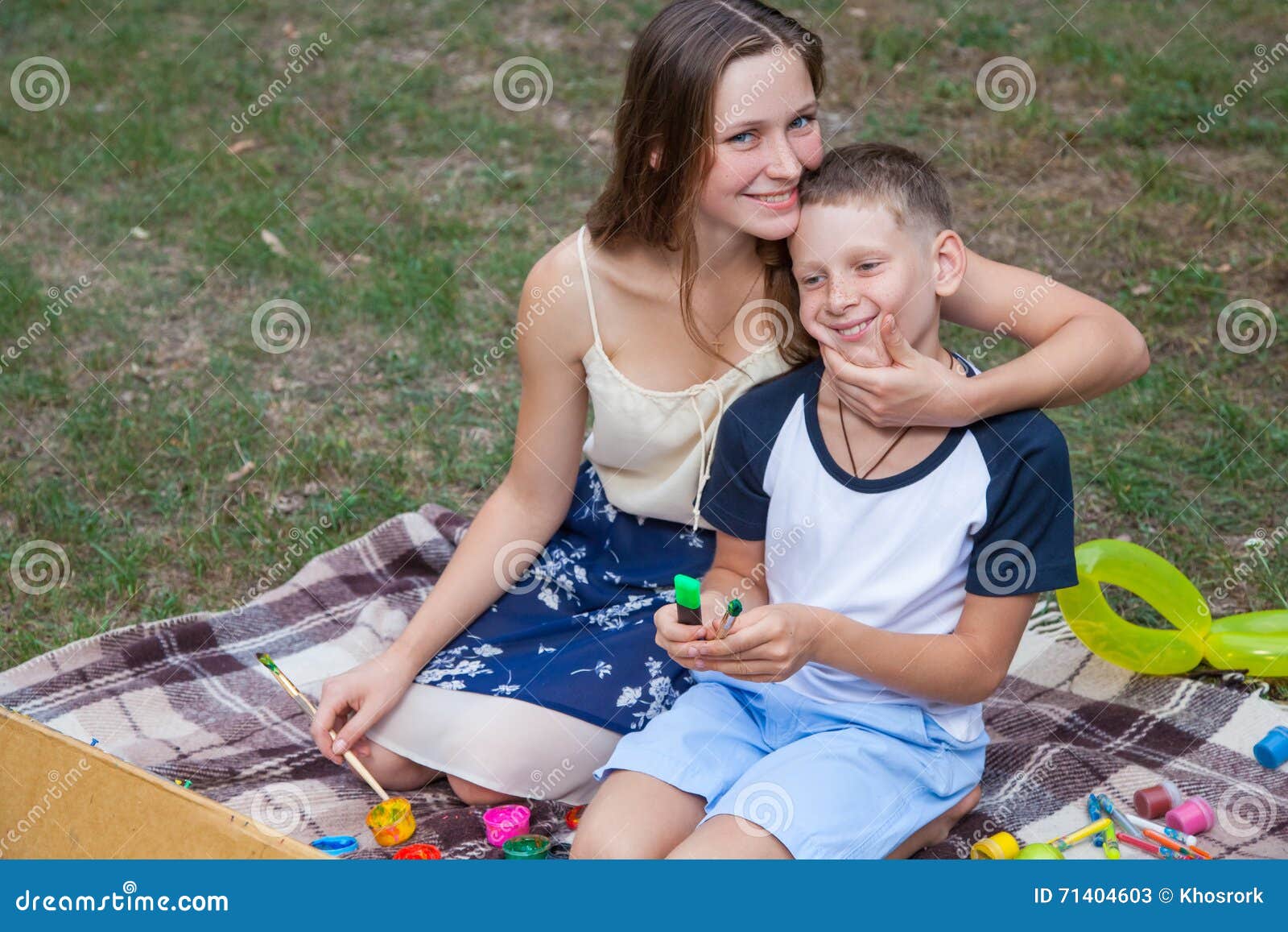 Семь мать и сестра аниме. Фотосессия подруг. Older or elder sister. Elder sister / старшая сестра. Elder sister and brother play doctor кино.