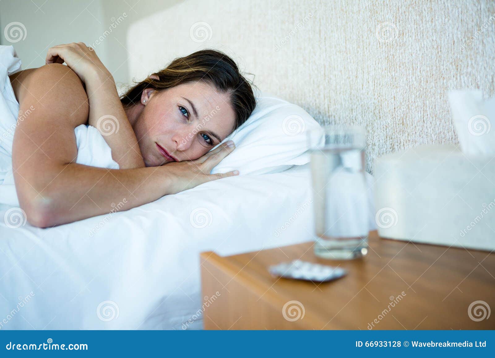 месячные у женщины после 40 лет. месячные у женщины после 40 лет. женщина дискомфорт. здоровая репродуктивная женская система фото. гормональные изменения.