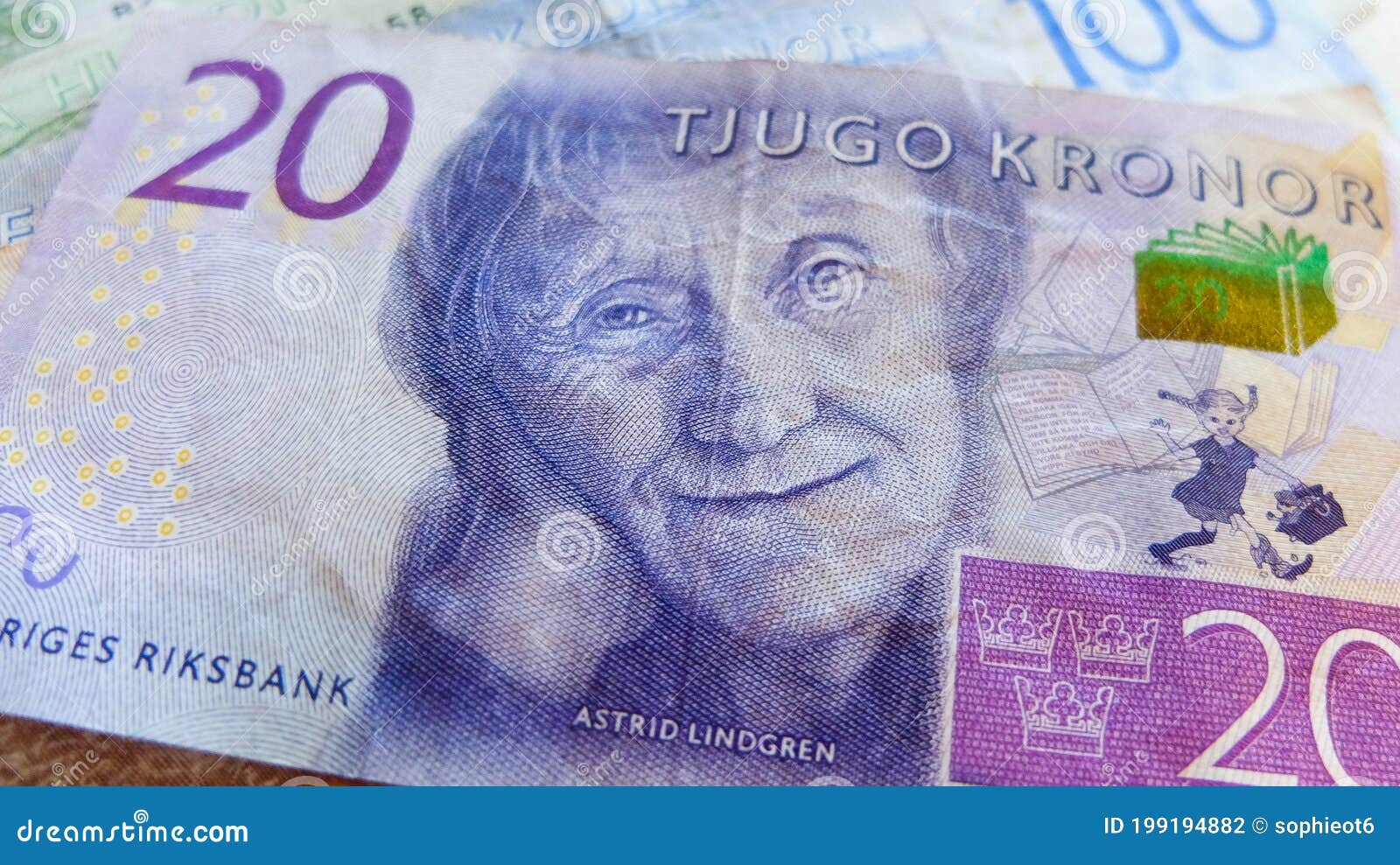 Шведская крона к евро на сегодня. Шведская крона купюры. 10 Миллионов шведских крон в рублях. Портрет купюры шведских крон 20 до 2016. 99 Шведских крон.