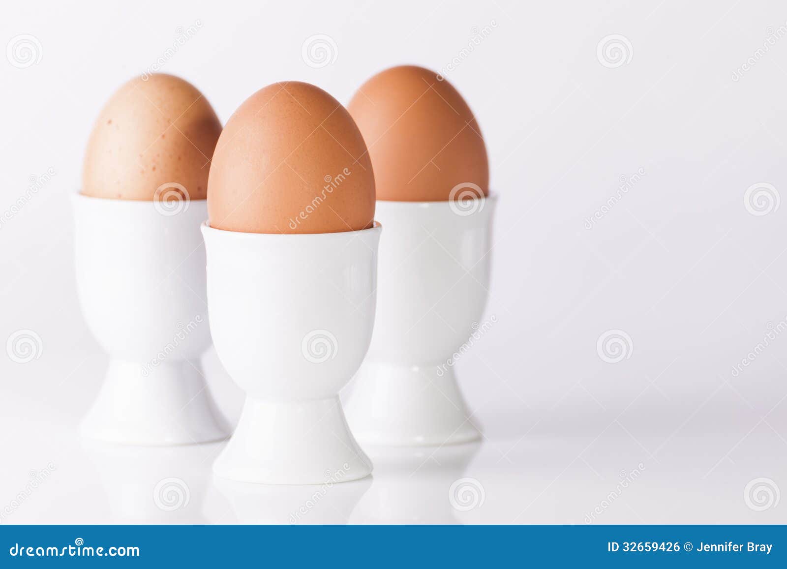 Включи 3 яйца. Три яйца. Яйца 3 шт. Яйца три штуки. 3 Вареных яйца.