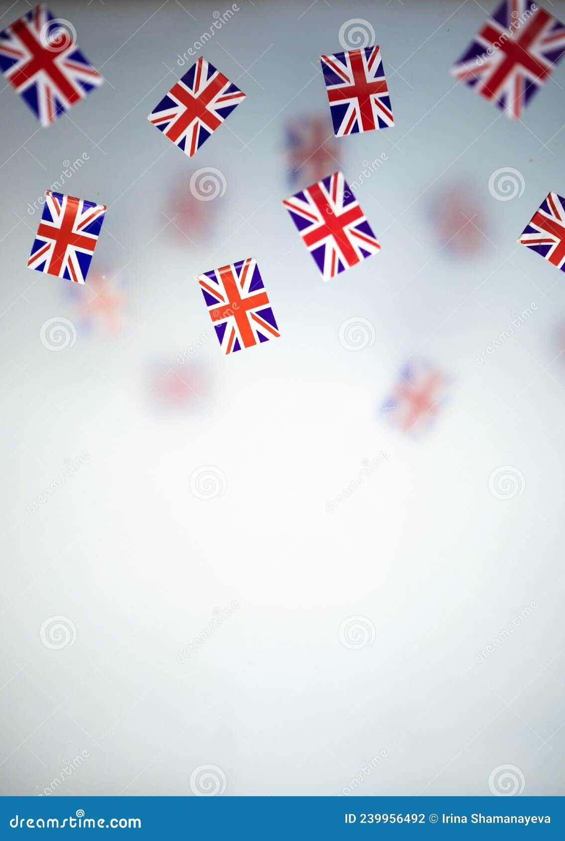 Великая страна национальных праздников. мини-флаги прозрачного туманного  фона. чувство патриотизма и Стоковое Фото - изображение насчитывающей  праздник, патриотизм: 239956492