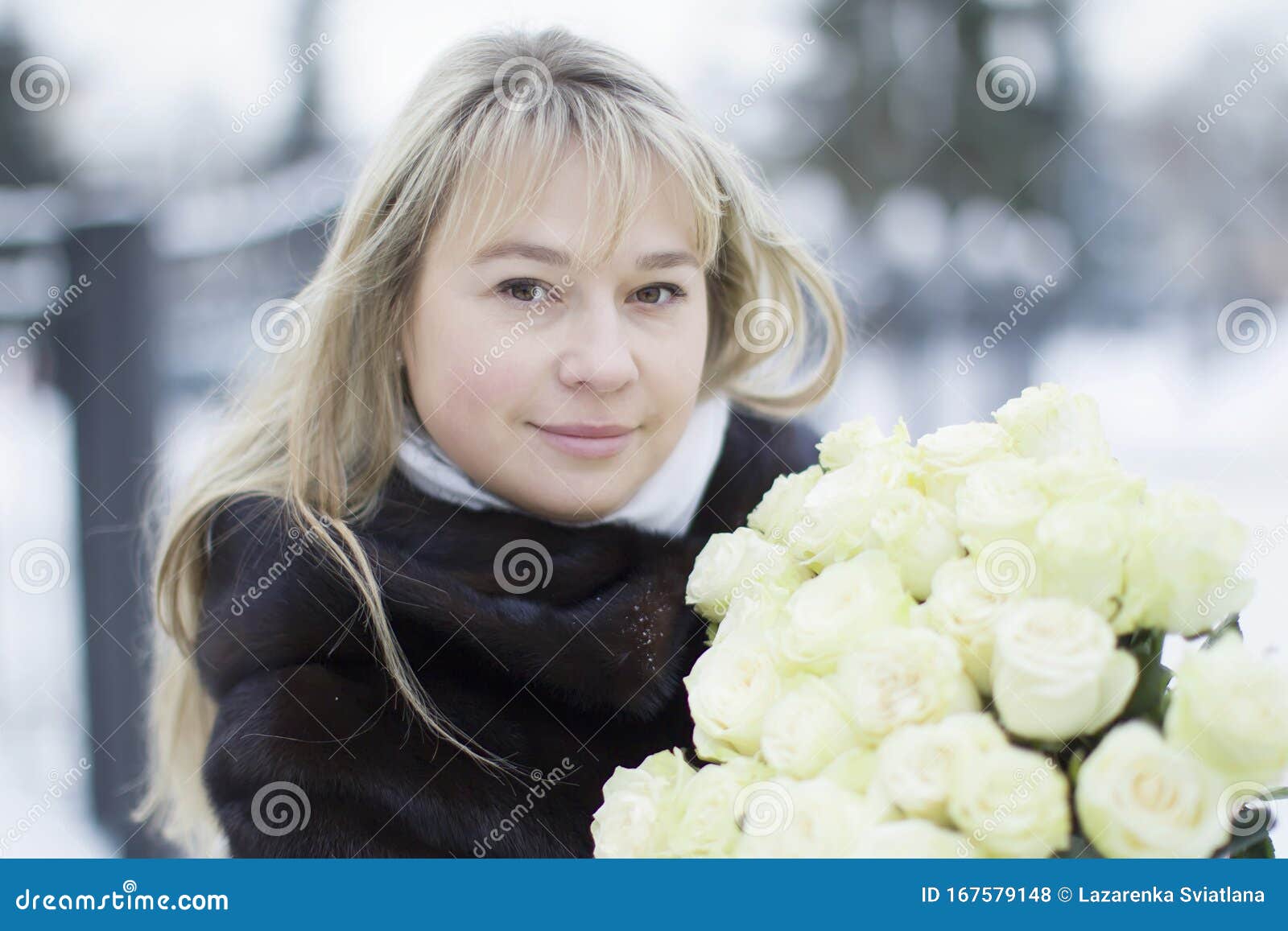 Фото Женщины С Цветами