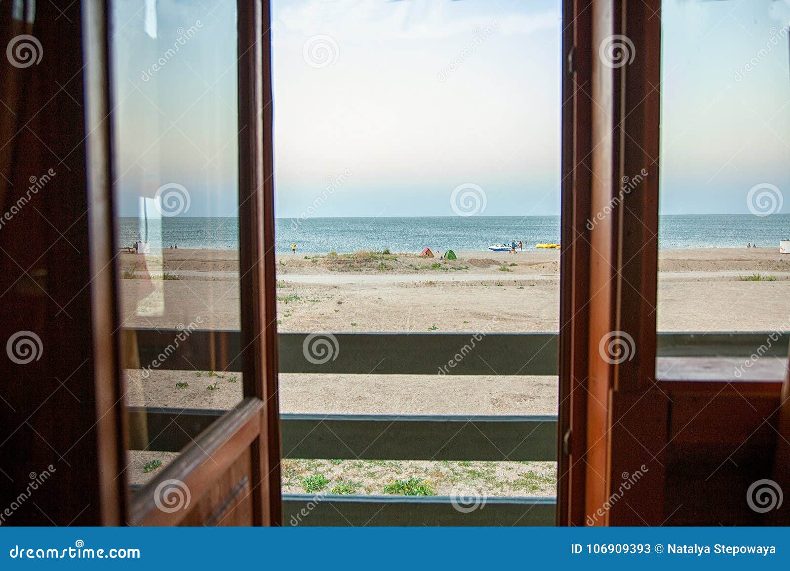 Вид Из Окна На Море Фото