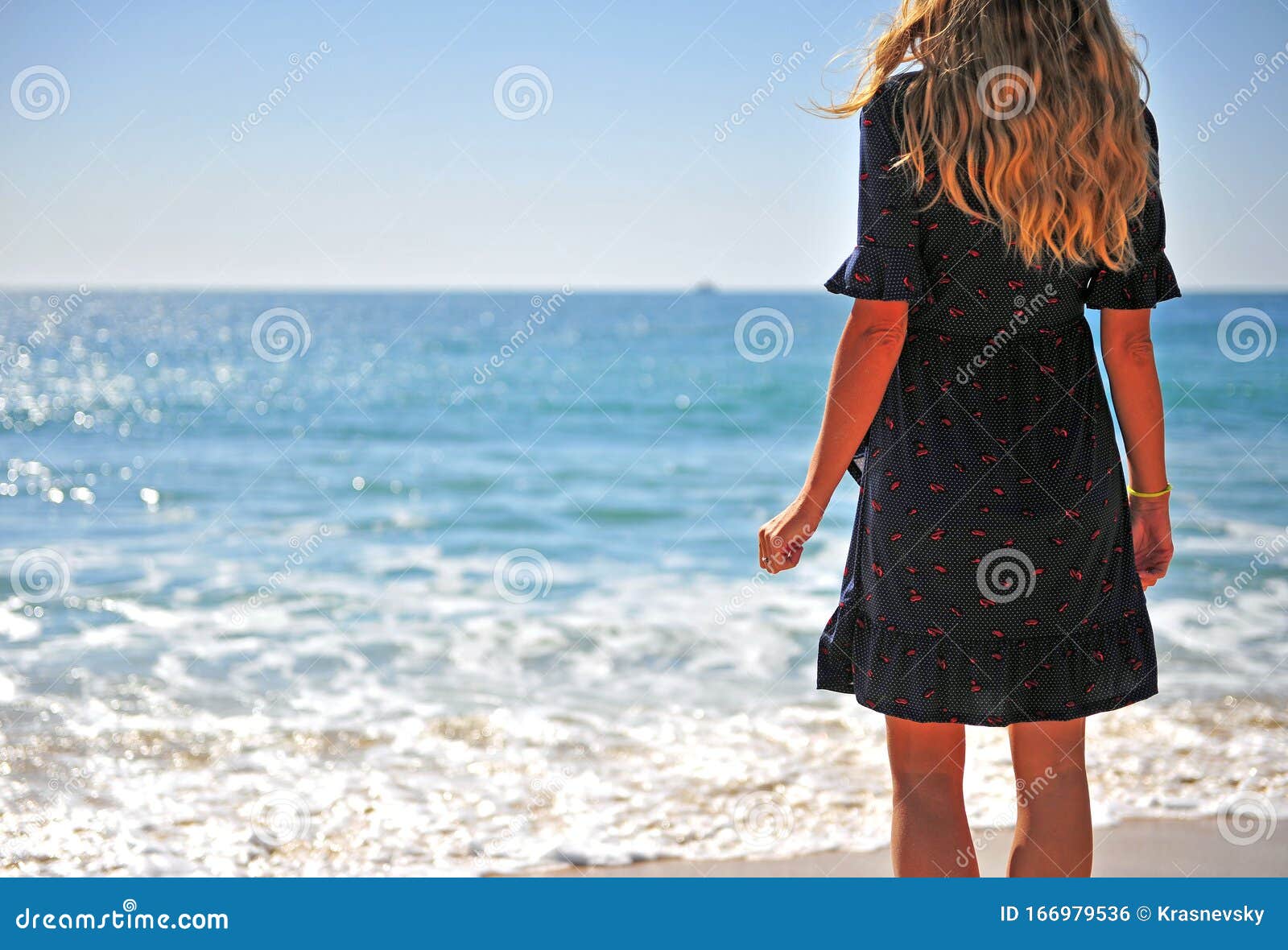 Фото Женщин Сзади На Море