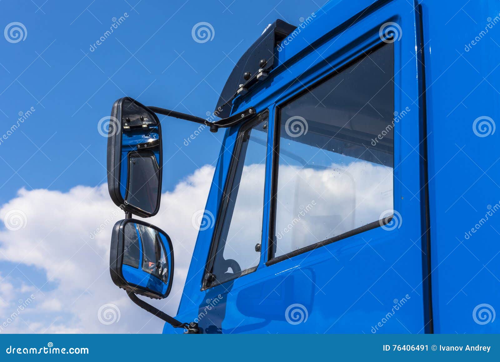 Зеркала на грузовые автомобили. Зеркало КАМАЗ боковое мертвой зоны.