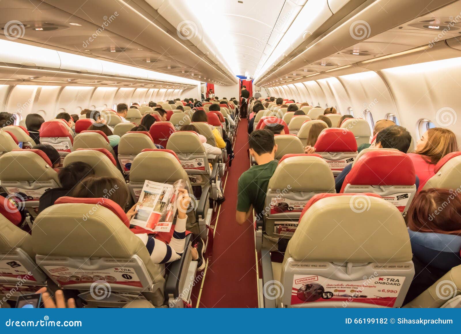 Внутренний аэробус A330-300 Редакционное Фотография - изображение насчитывающей международно, цена: 66199182