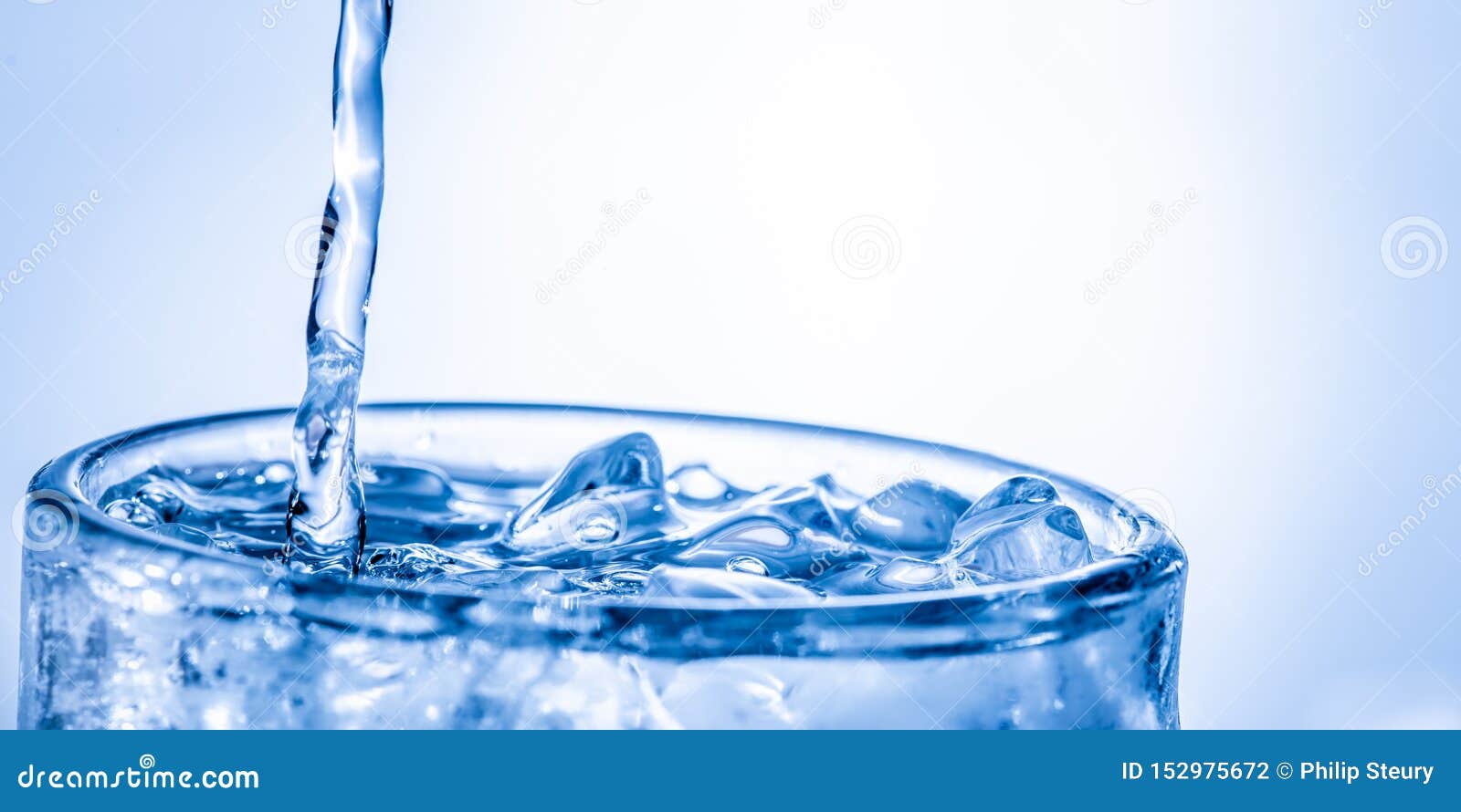 Хватит лить воду. Лить воду предложение. Невзначай. Человек льет воду. Картинка растение пьет воду.