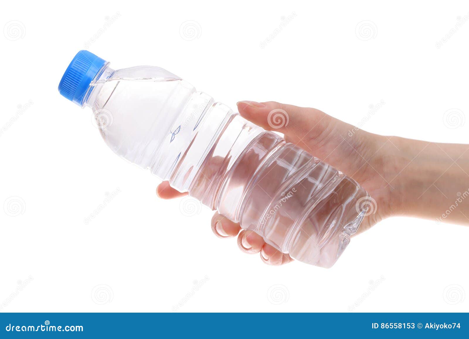 Возьми пустую пластиковую бутылку с завинчивающейся. ПЭТ-бутылки в руках. Бутылка воды в руке. Пластиковая бутылка в руке. Пустая пластиковая бутылка в руке.