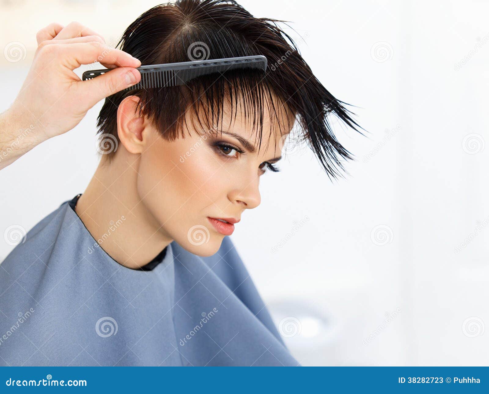 Volosy Parikmaher Delaya Stil Prichyosok Zhenshina Krasoty Modelnaya Strizhka Stokovoe Izobrazhenie Izobrazhenie Naschityvayushej Volosy Prichyosok 38282723