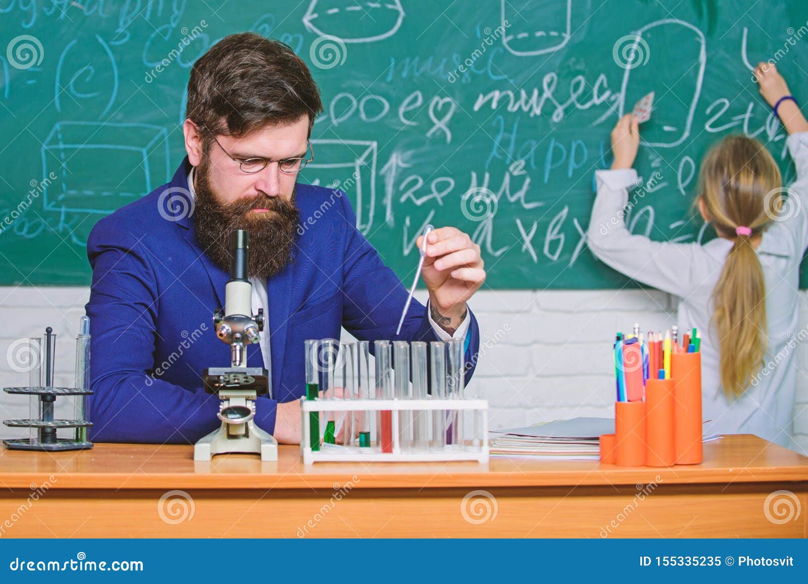 Эксперименты для школы химия. Для проведения опыта учитель. Химия для детей. Соберите установку для опыта по рисунку 185. Школа экспериментов для детей.