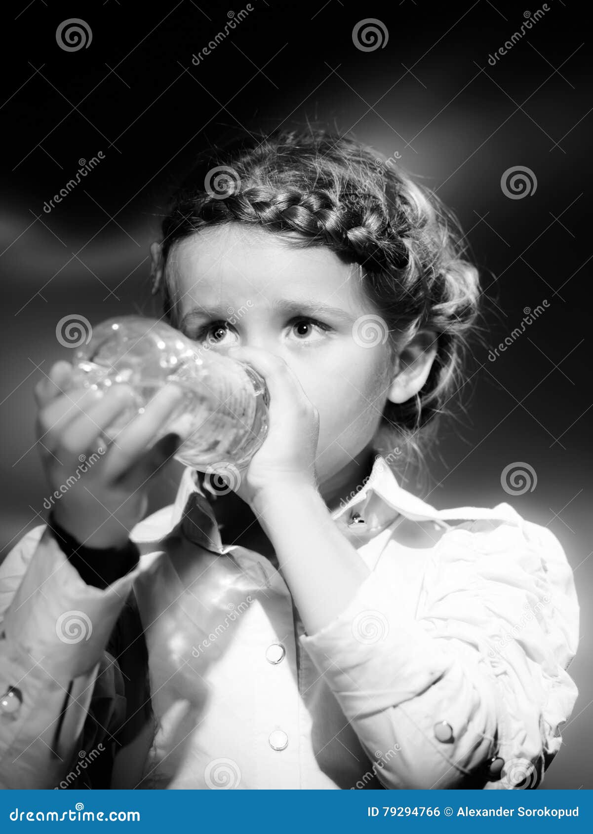 маленькая девочка пьет сперму фото 102