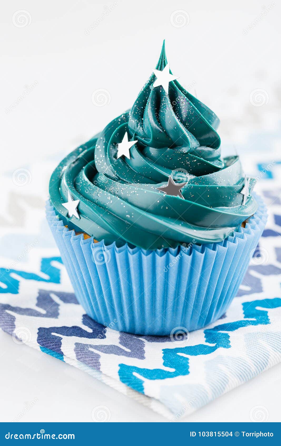 Синее пирожное
