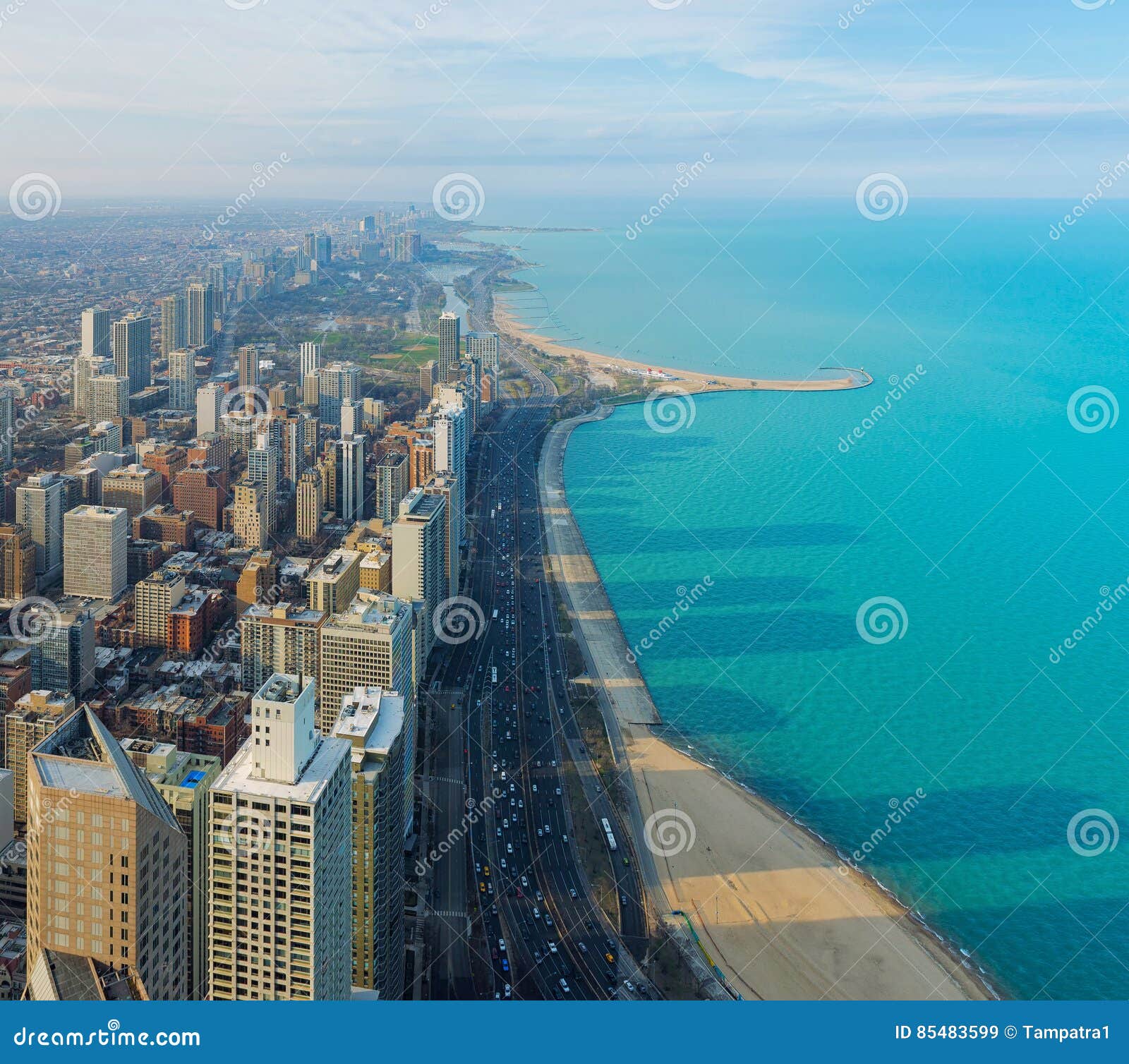 Город Чикаго и озеро Мичиган, Чикаго, Иллинойс, США Стоковое Изображение -  изображение насчитывающей поле, солнечно: 85483599