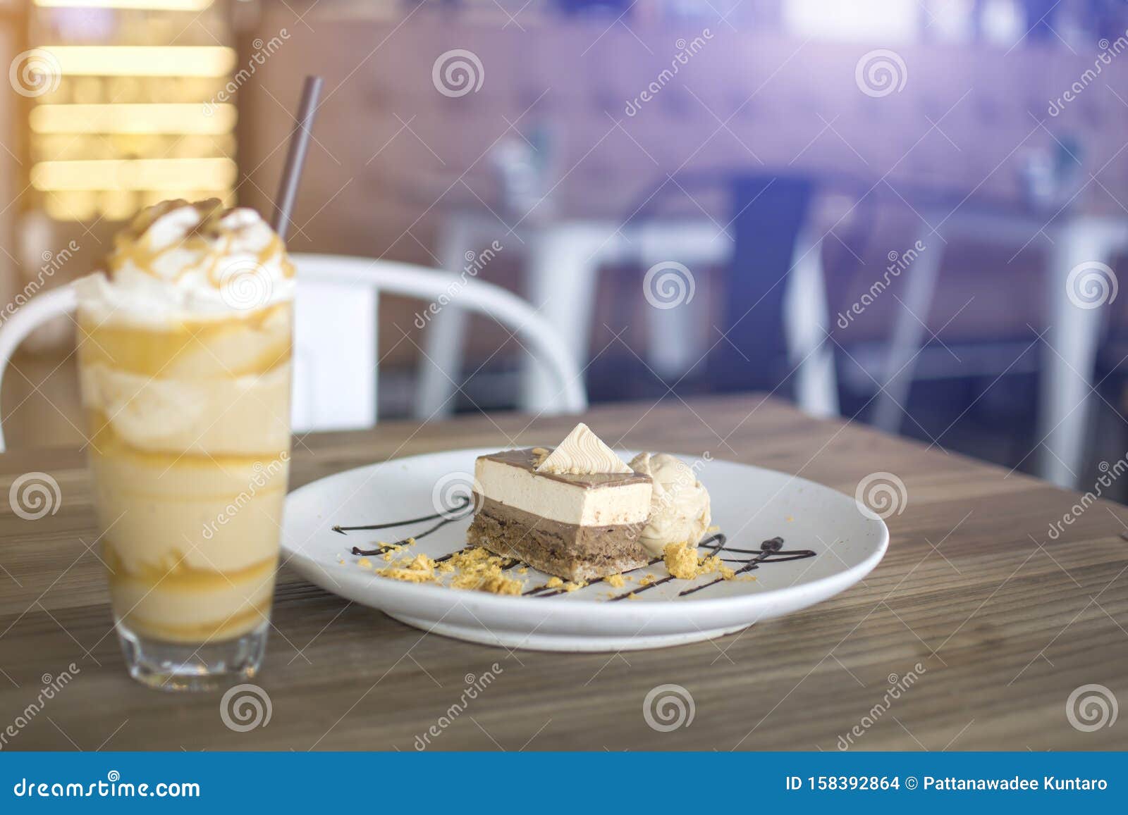 Кофейное Парфе с карамельным сиропом