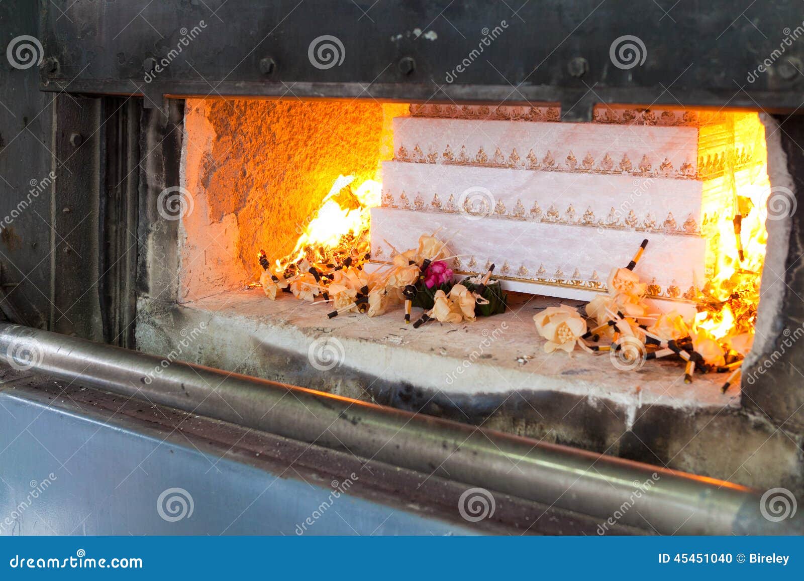 Крематорий горит