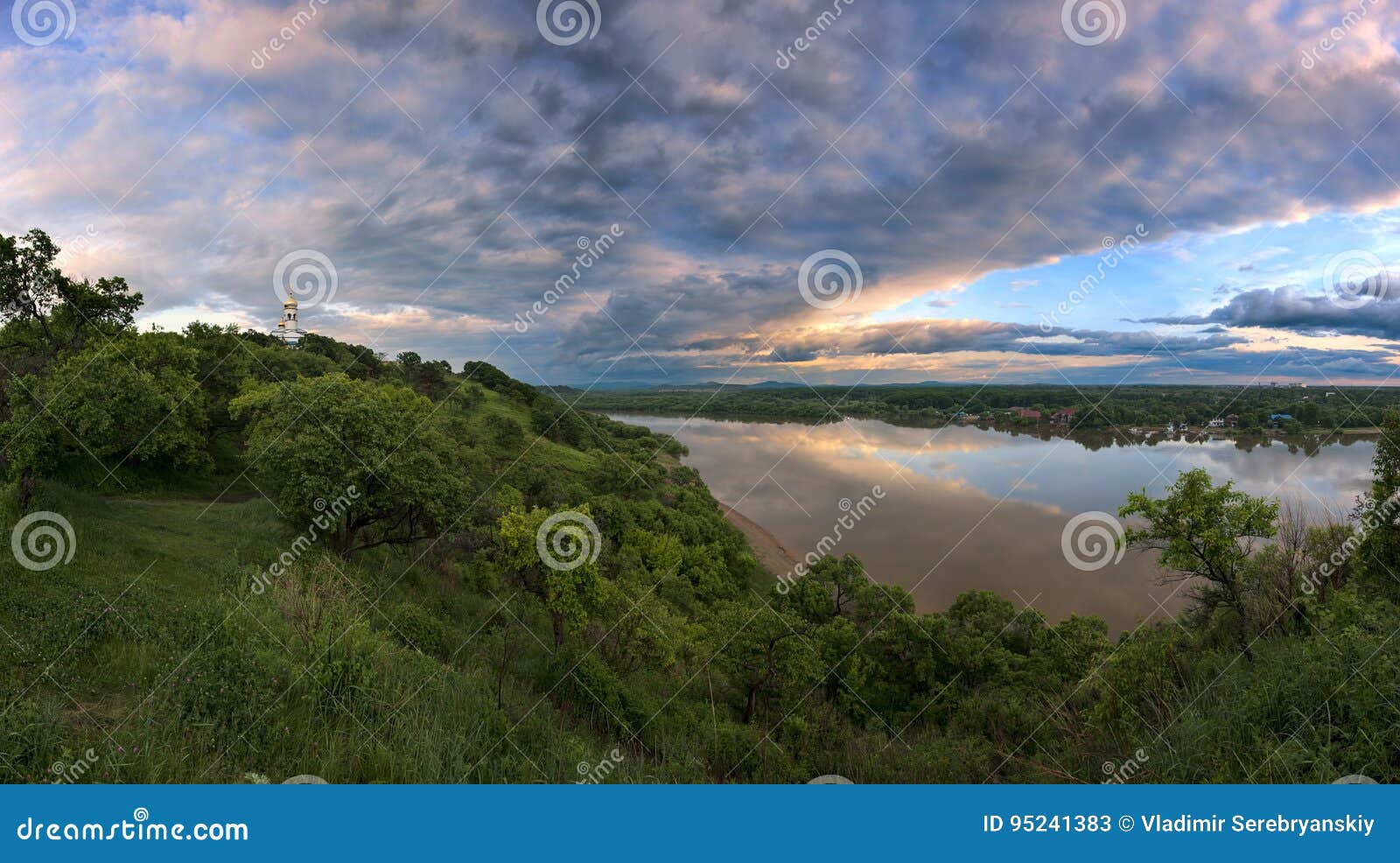Над широкой речкою. Река Уссури Приморский край. Река Уссури Лесозаводск. Над широкой рекой. Река Ипуть фото.