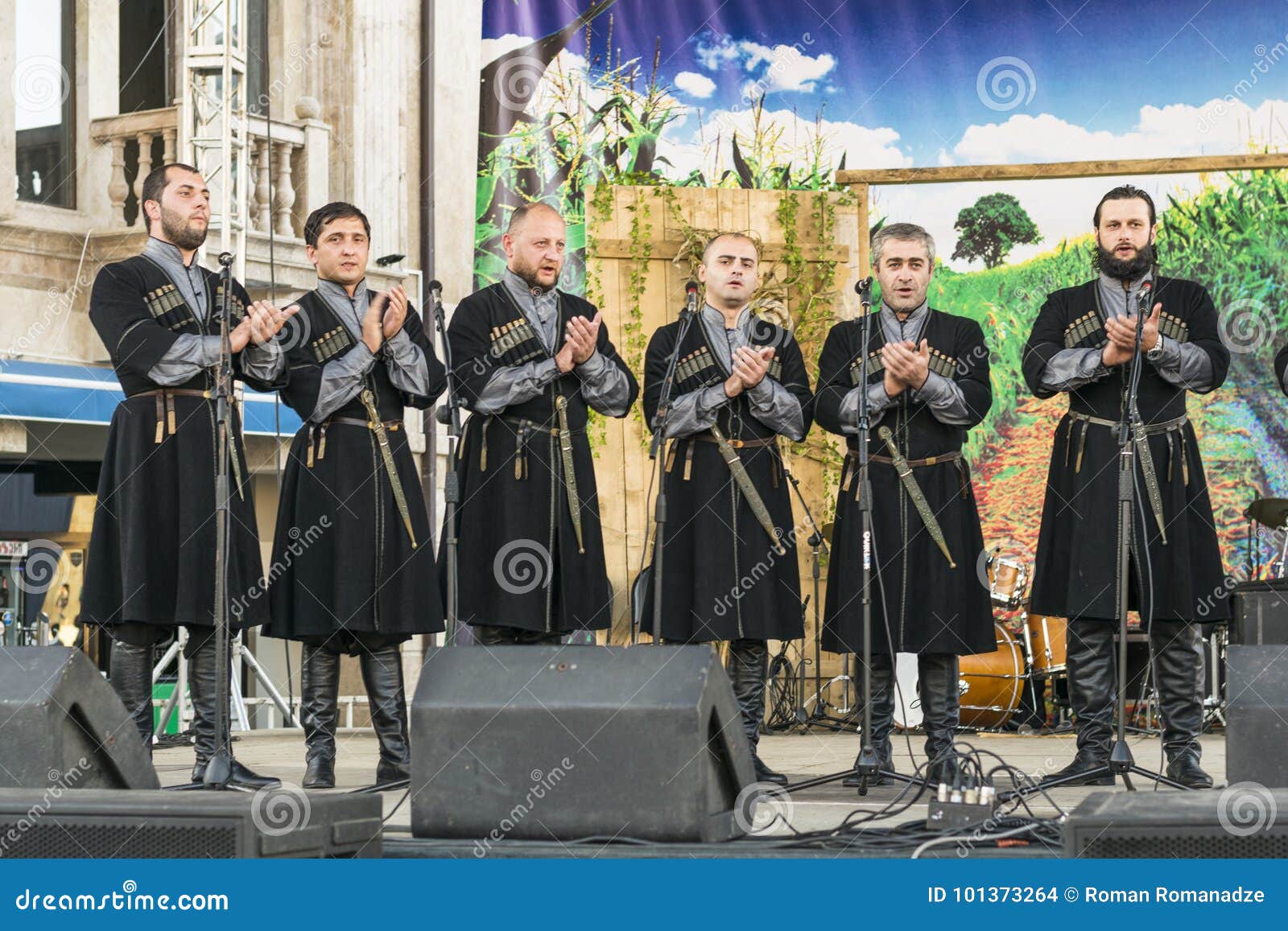 Грузинская песня гандагана. Georgian Gandagana. Gandagana Georgian people. Гандагана фестиваль. Georgian Polyphonic singing.