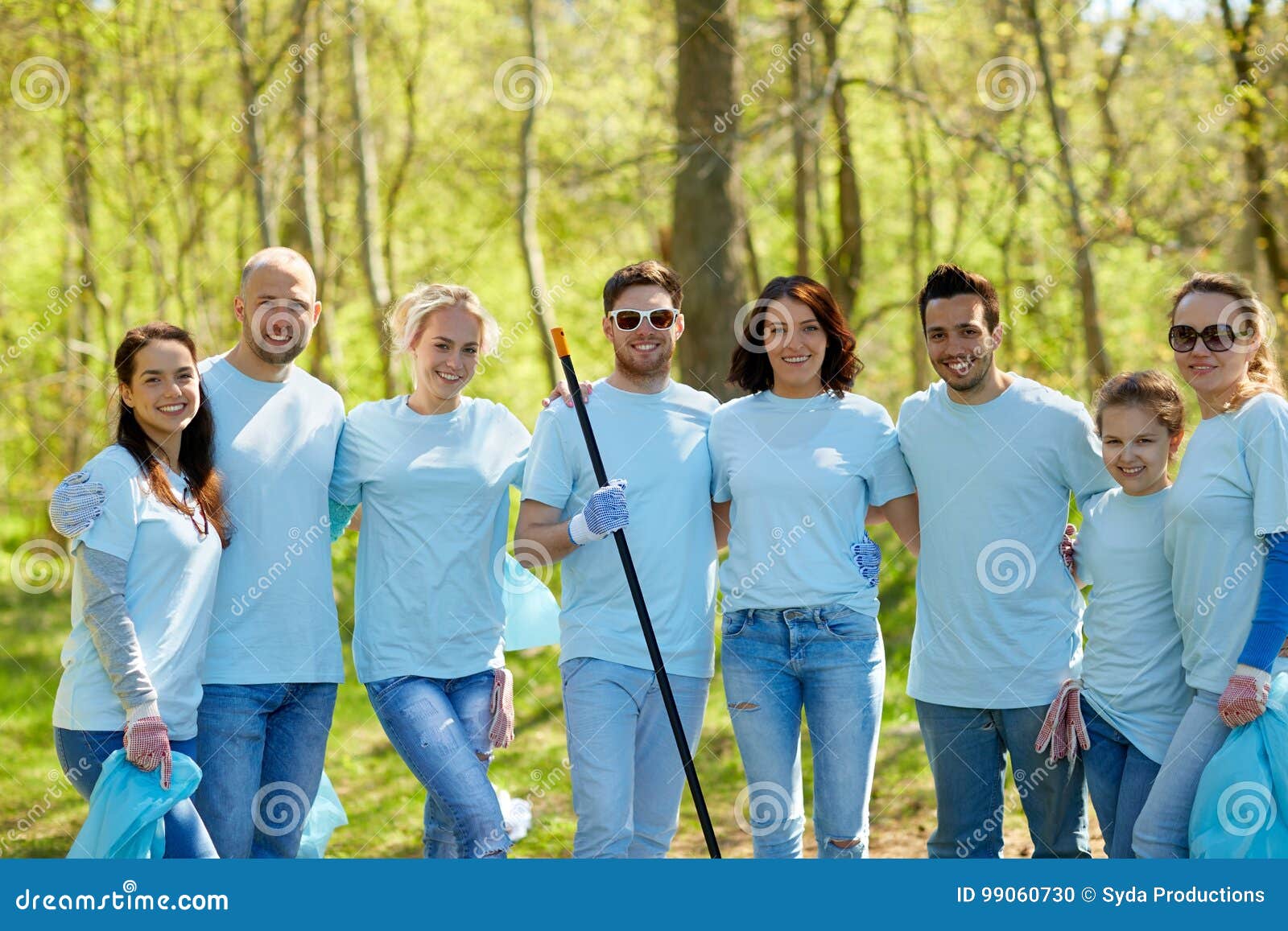 Ecology and people. Клин люди. Фото людей клином. Фотография люди клином.