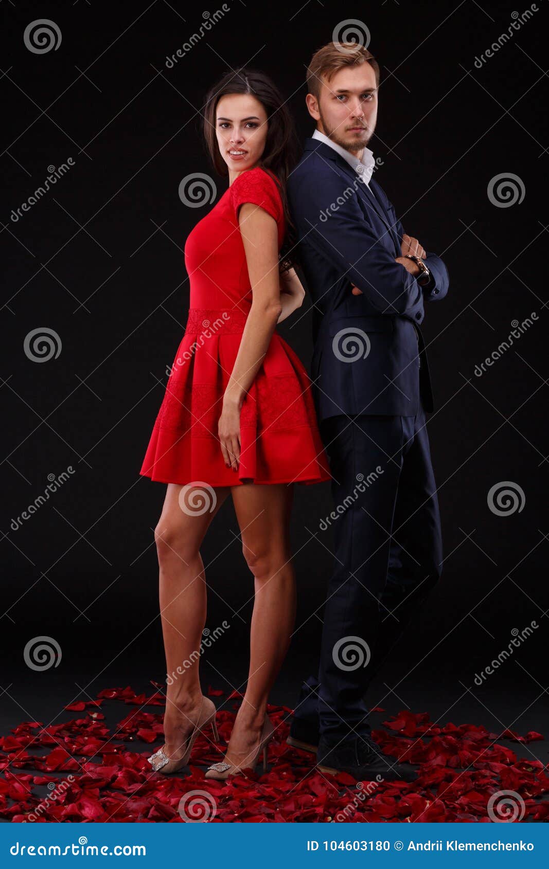 Красный Девушка И Парень Фото