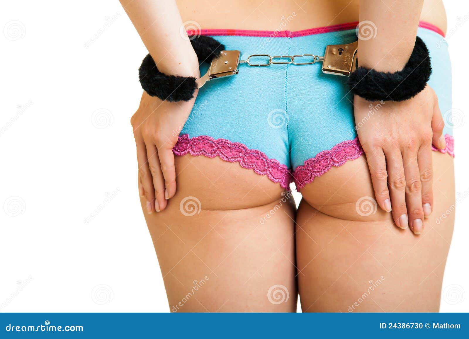 девушка надевает наручники трусы Стоковое Фото - изображение насчитывающей  проблема, поглощено: 24386730