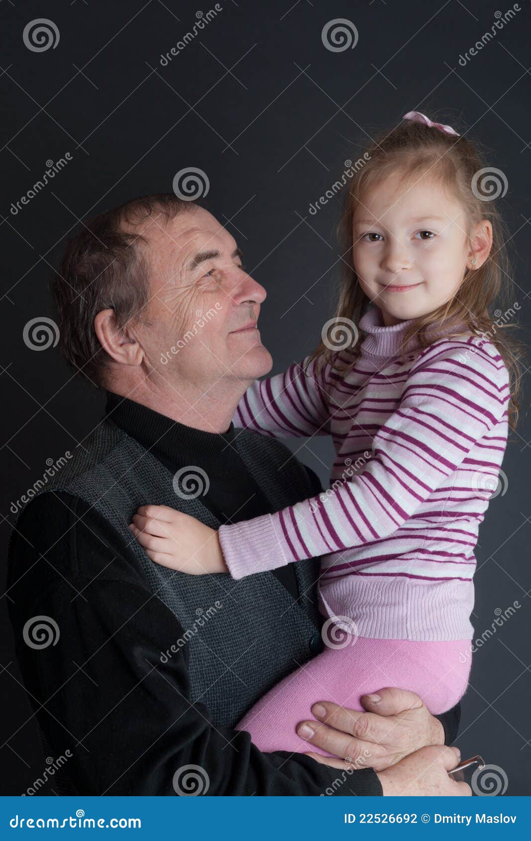 скачать как отец трахает малолетнюю дочь фото 4