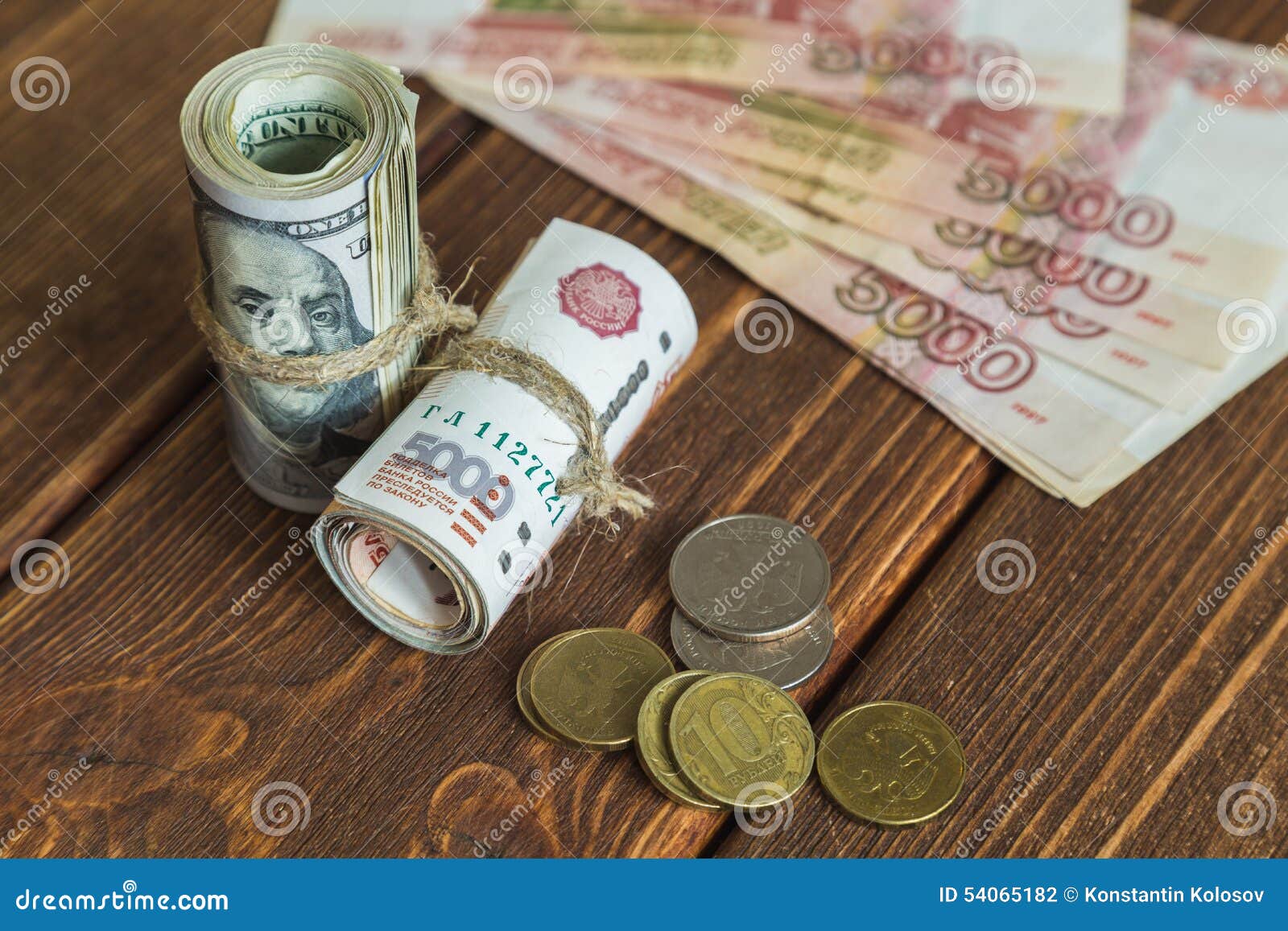 Денеги на столе
