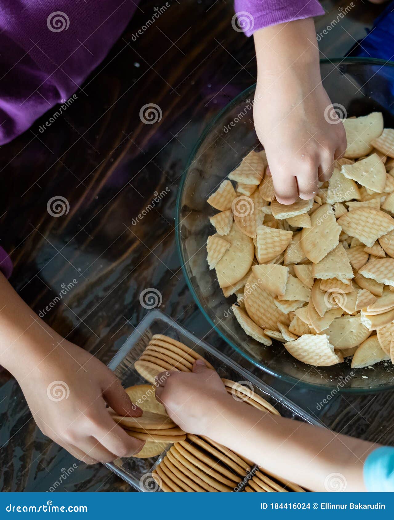 Измельчаем печенье