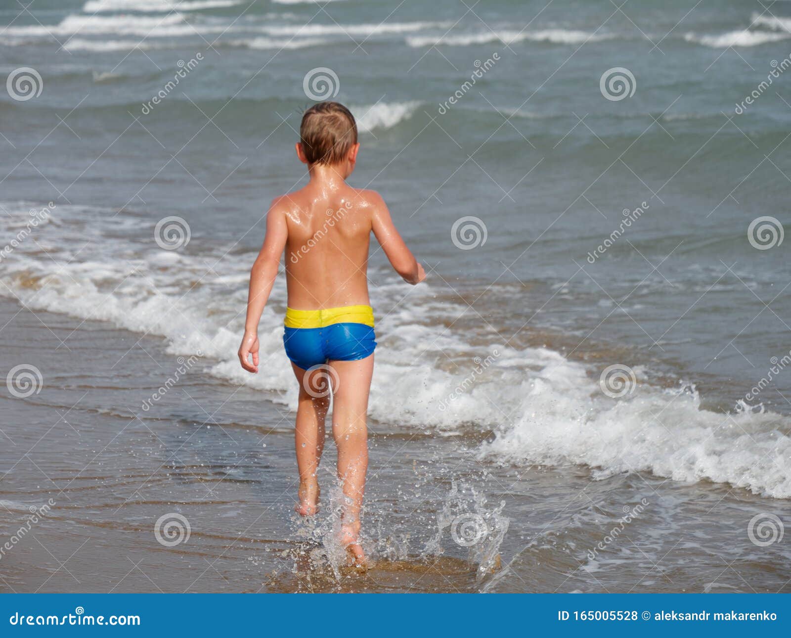 за голыми детьми на пляже фото 34