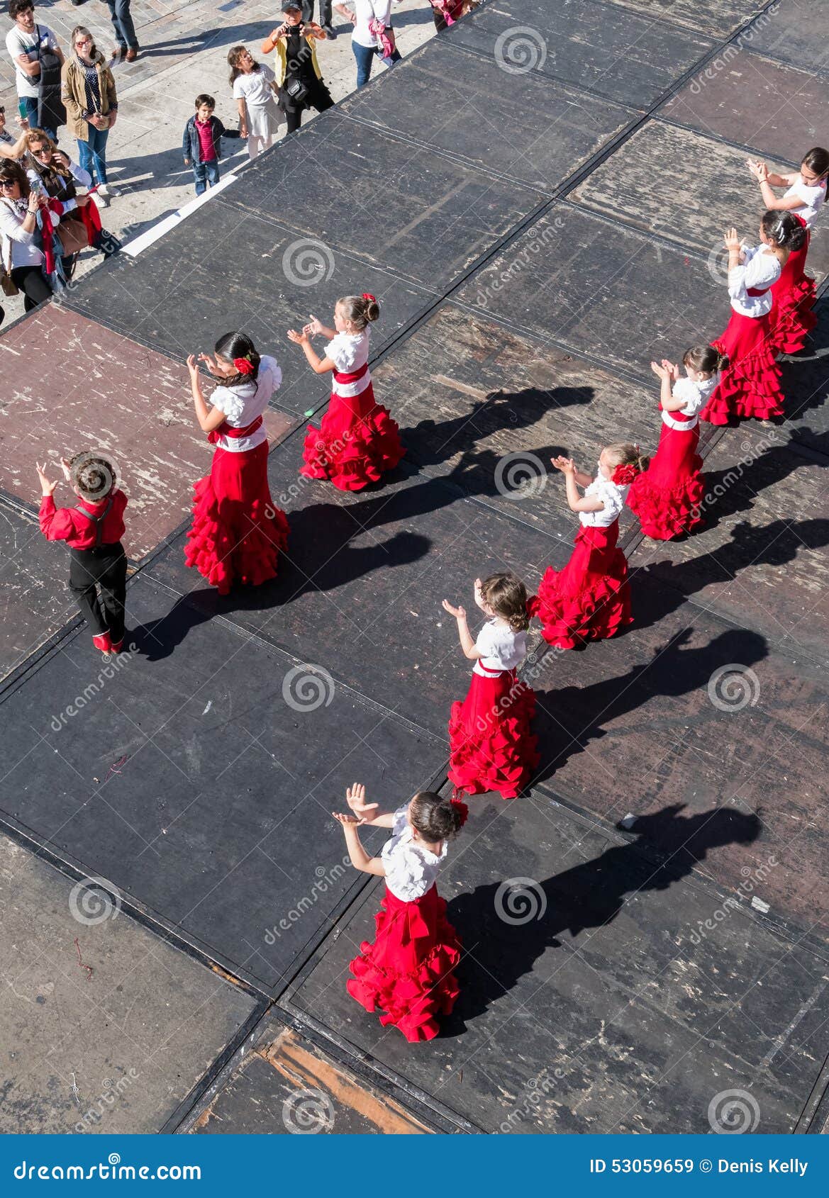 Танец с хлопками. Испанский танец в детском саду. Танец фламенко дети в садике. Фиеста испанская для детей.