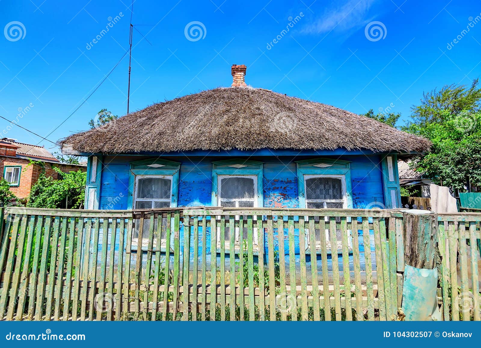 Faraway village. Поселок с камышовыми крышами. Старые дома в Новочеркасской с камышовыми крышами. Бани с Камышовой крышей. Фото дом в селе камышово.