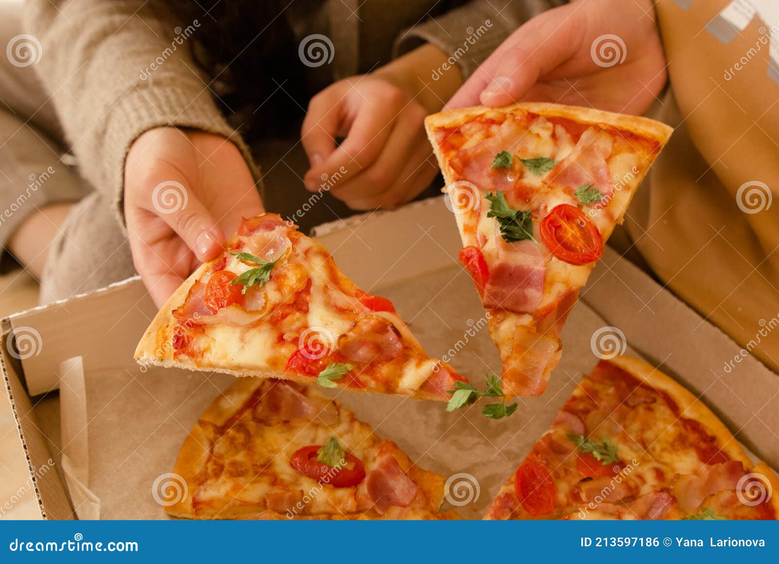 фотошоп девушка из куска пиццы фото 34