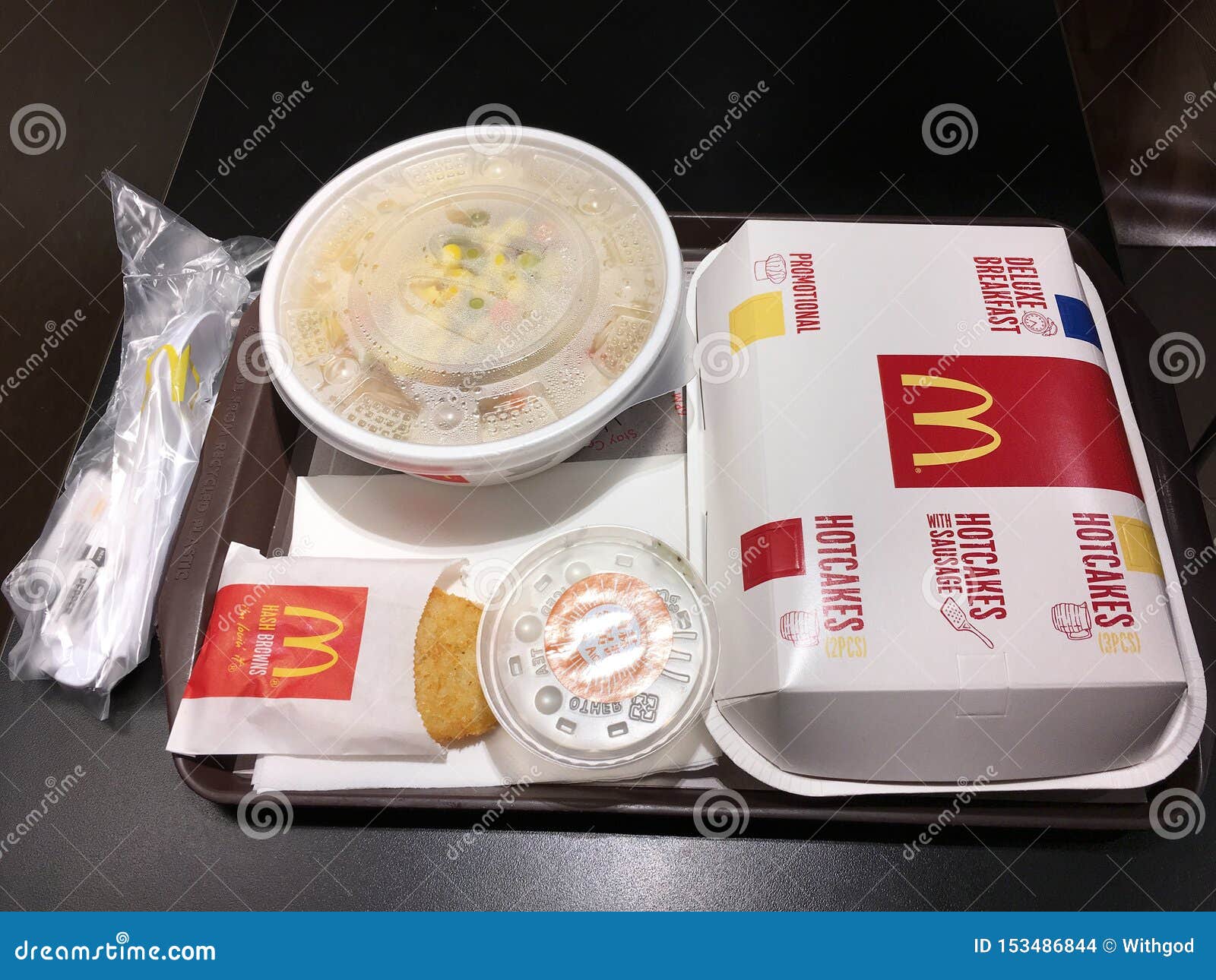 Еда на McDonalds в Гонконге Редакционное Стоковое Изображение - изображение  насчитывающей быстро, редакционо: 153486844