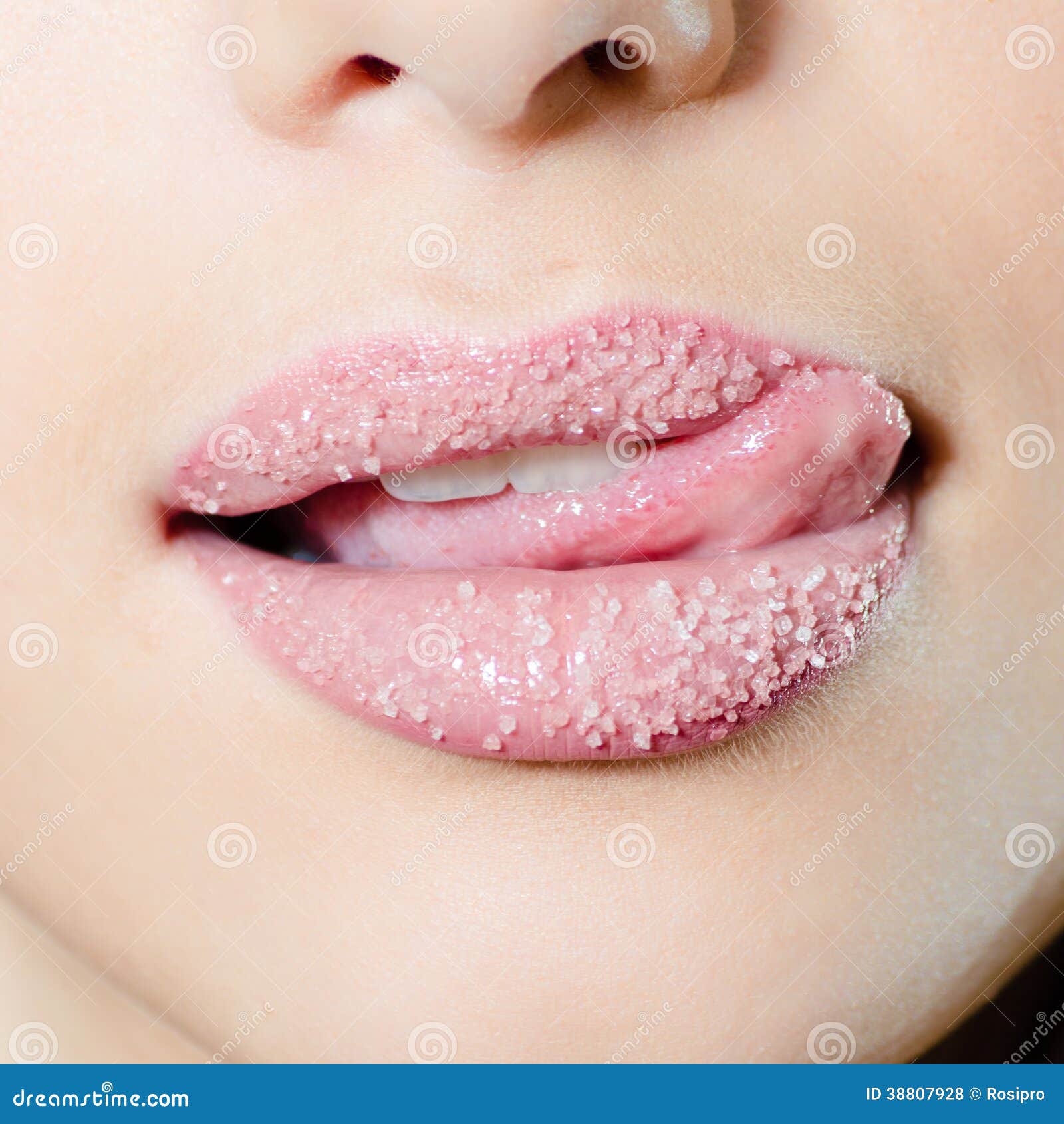 Розовая слюна. Красивые губы фото. Губы в сахаре. Вкус губ.
