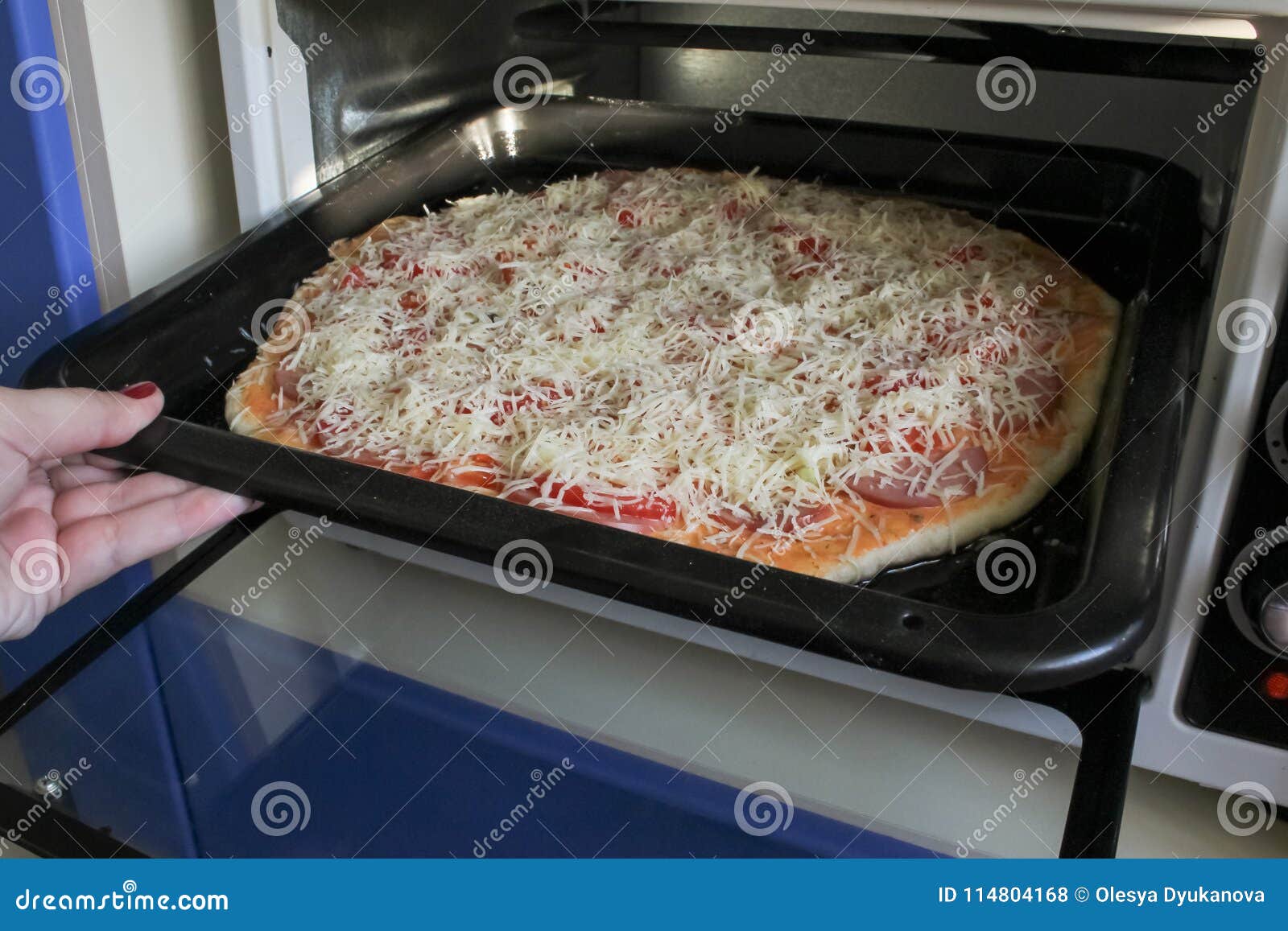 что сделать чтобы пицца не пригорела в духовке фото 19