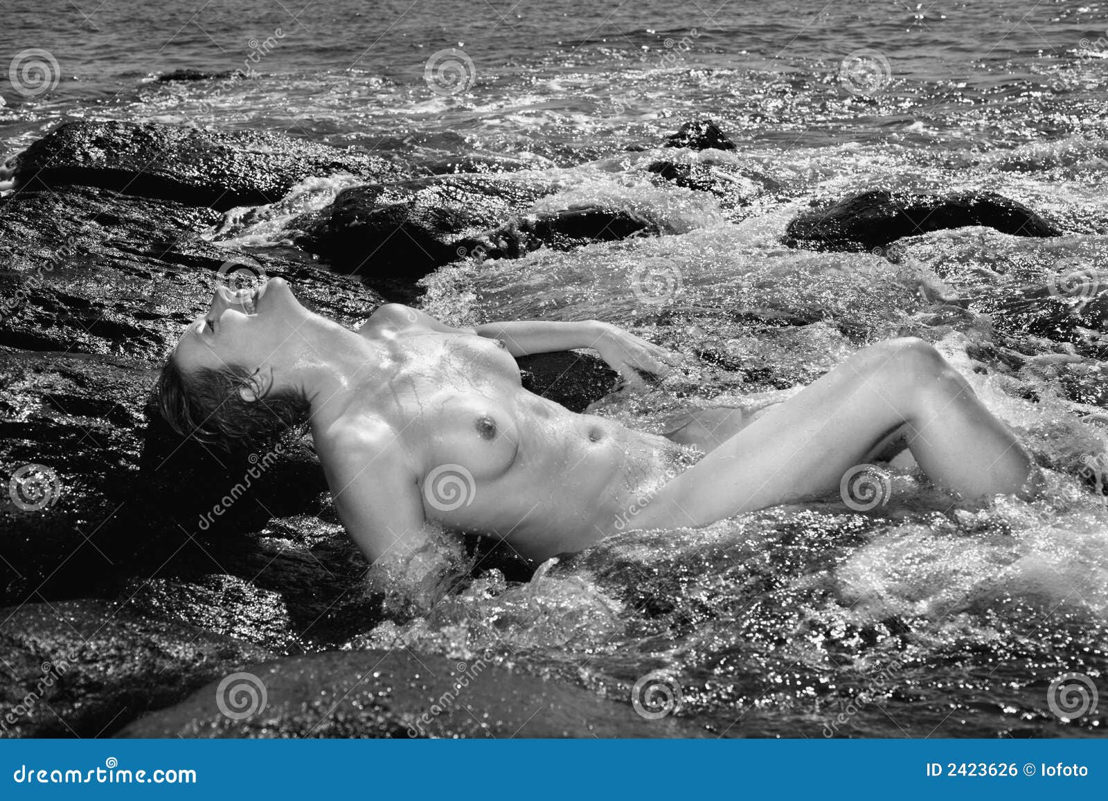картинки моя женщина на голом пляжу фото 106