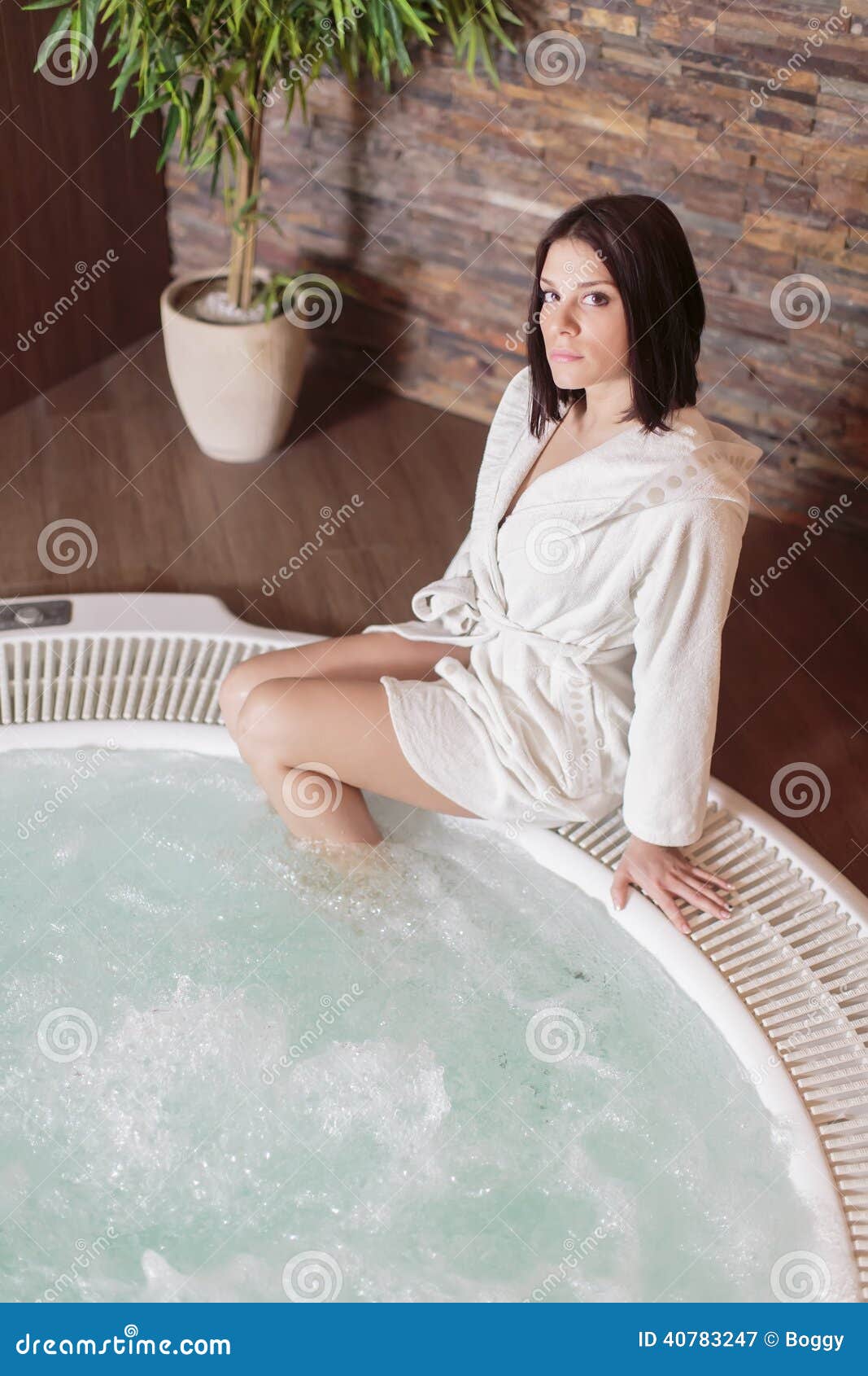 Девочки в джакузи