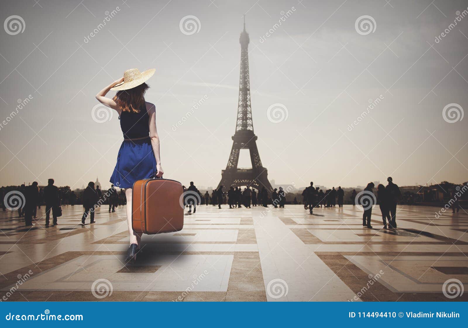 Arrive to paris