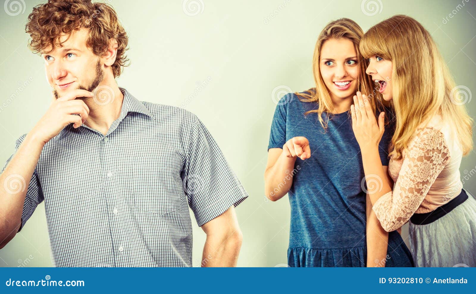 Наставник женщина. Empathy in england mental health women. Women gossip about men. Проблемы белых людей. Афроамериканцы разговаривают.