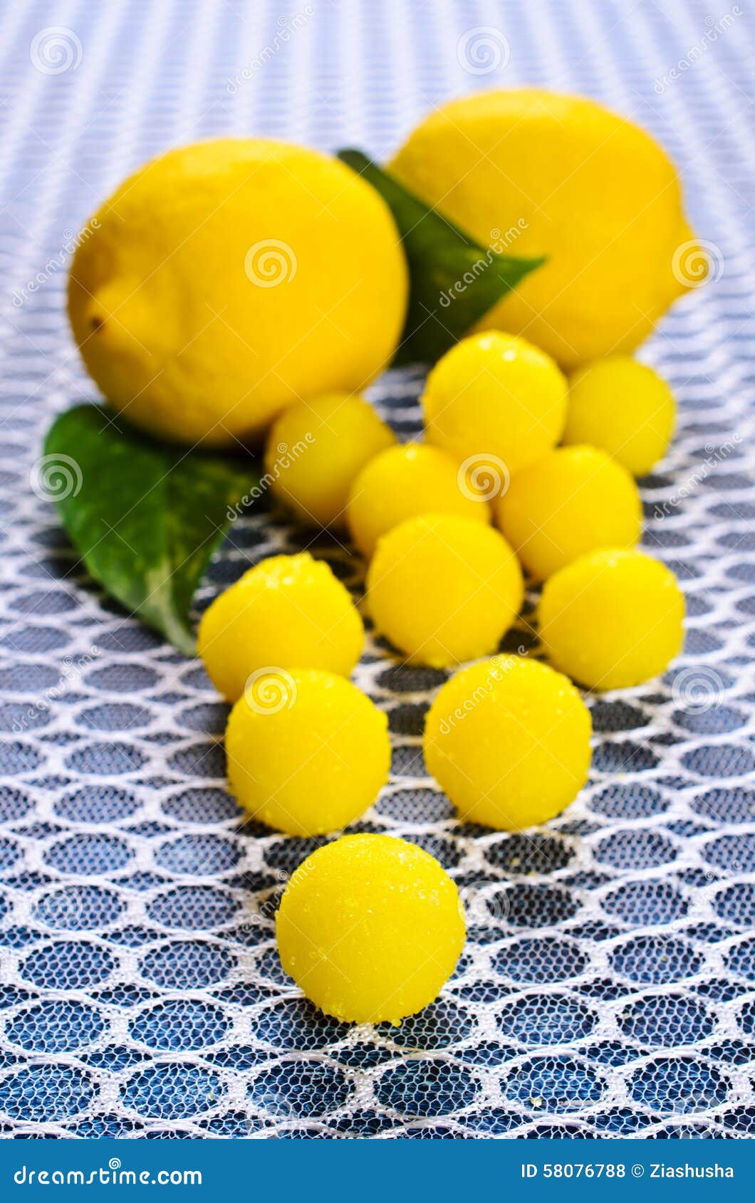 Конфетки желтые круглые
