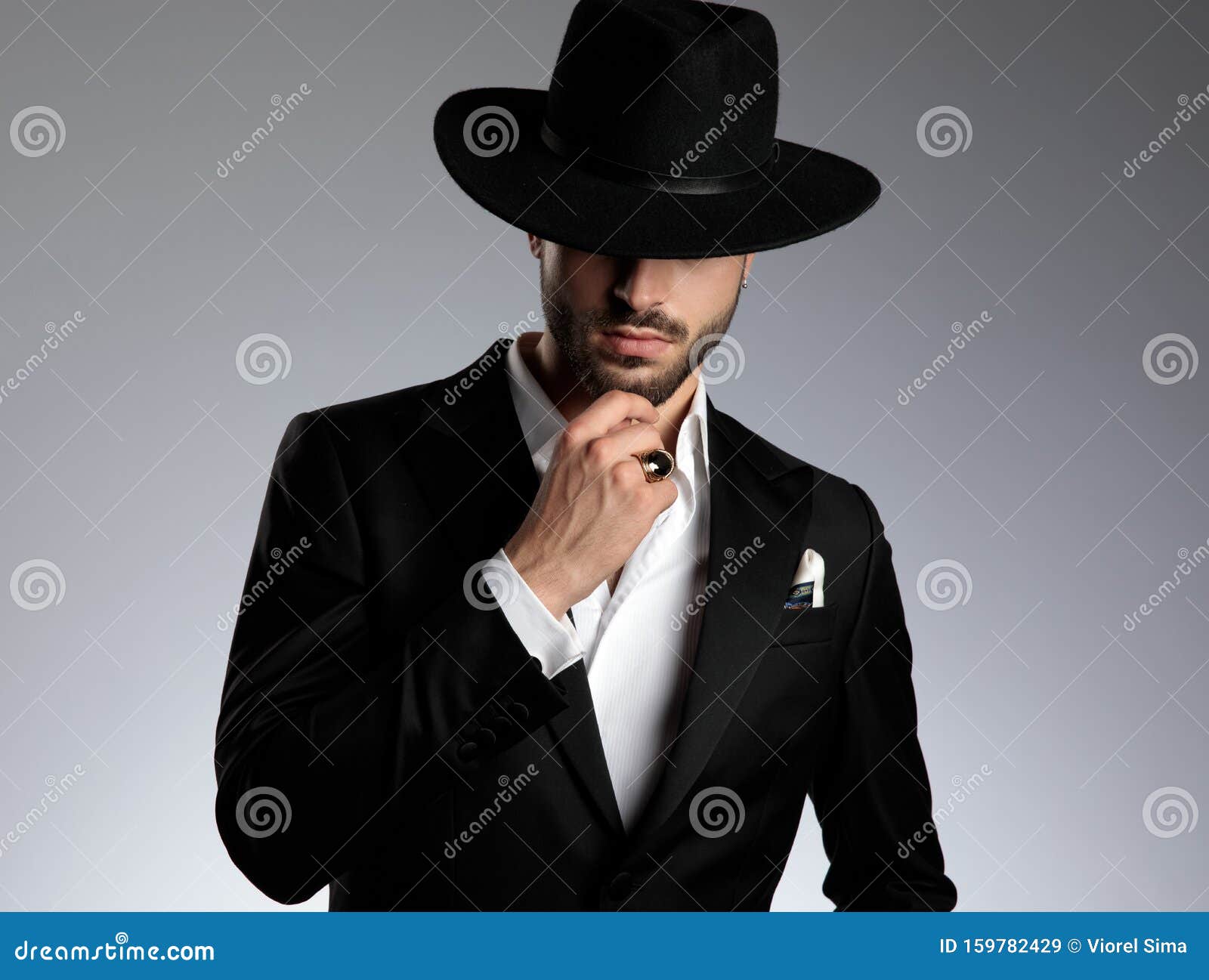 Мужик в шляпе